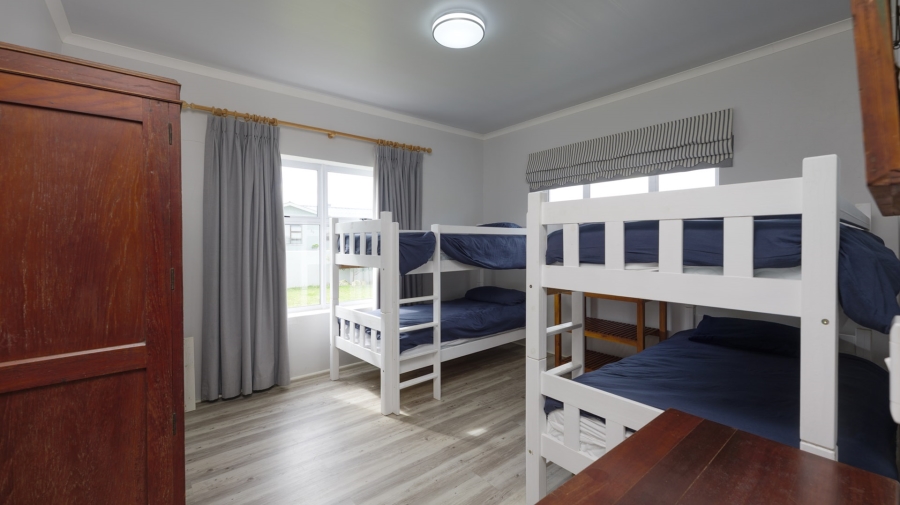 7 Bedroom Property for Sale in Struisbaai Western Cape